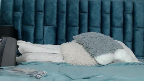 Emma online show from 10/29/25, 08:43