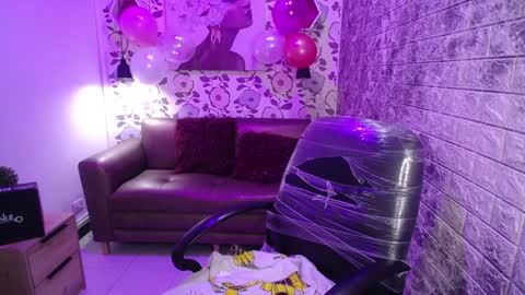 emma online show from 02/04/25, 03:33