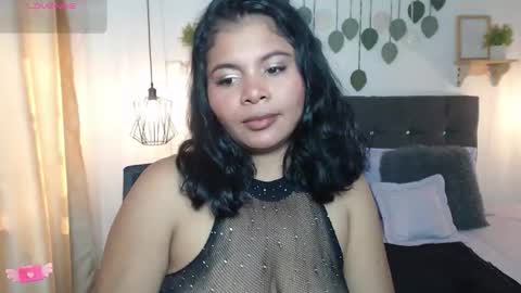 Snapshot of emma_hassani chatting on 03/26/26, 02:33 Tell me Emma online show from 03/26/26, 02:33