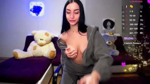 Emma online show from 12/17/24, 03:28