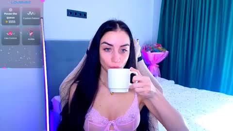 Snapshot of emma_jordan chatting on 03/11/26, 08:42 Emma online show from 03/11/26, 08:42