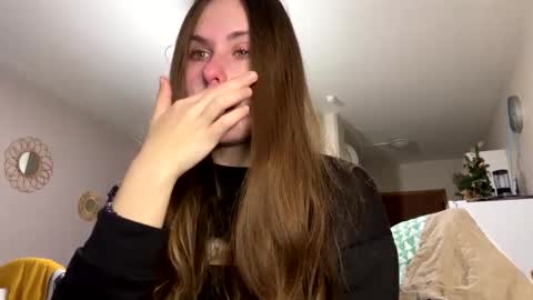 emma_just online show from 12/22/24, 08:05