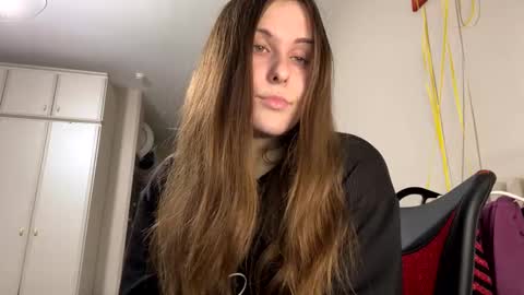 emma_just online show from 01/06/25, 05:16