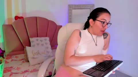 Emma  online show from 06/06/26, 02:22