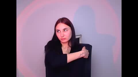 Emma online show from 02/09/25, 02:28