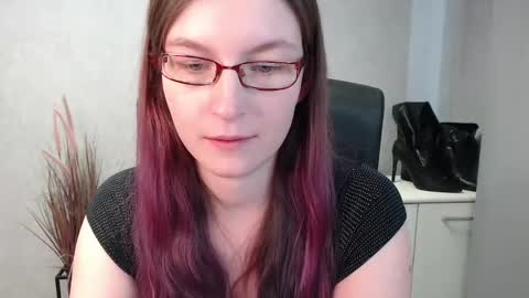 emma online show from 02/18/25, 01:11