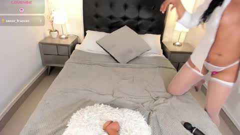 Snapshot of emma_martiin chatting on 12/03/25, 07:12 Im Emma online show from 12/03/25, 07:12