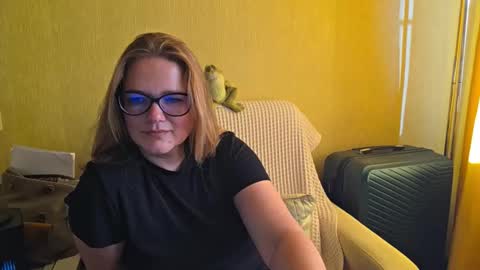Snapshot of emma_misty_ chatting on 09/22/25, 02:19 emma_misty_ online show from 09/22/25, 02:19