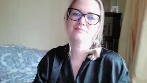 Snapshot of emma_misty_ chatting on 10/21/25, 07:53 emma_misty_ online show from 10/21/25, 07:53