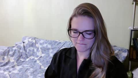 Snapshot of emma_misty_ chatting on 10/23/25, 05:33 emma_misty_ online show from 10/23/25, 05:33