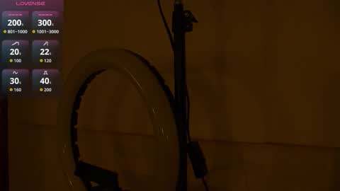  Emma morales  online show from 10/24/25, 12:08