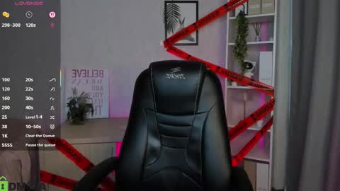 Emma online show from 10/23/25, 10:03