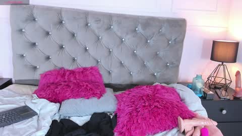 Emma online show from 01/18/25, 05:37