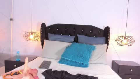 Emma online show from 02/08/25, 03:00