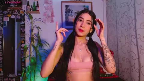 Snapshot of emma_pole_88 chatting on 12/16/24, 11:50 Sara Luna online show from 12/16/24, 11:50
