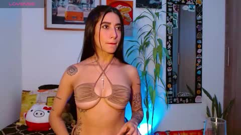 Snapshot of emma_pole_88 chatting on 02/22/25, 02:39 Sara Luna online show from 02/22/25, 02:39