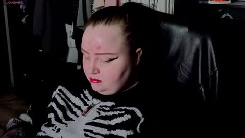 Snapshot of emma_razoom chatting on 10/31/25, 09:16 Emma Razumovskaya online show from 10/31/25, 09:16