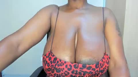 Snapshot of emma_remi chatting on 10/23/25, 05:33 emma_remi online show from 10/23/25, 05:33