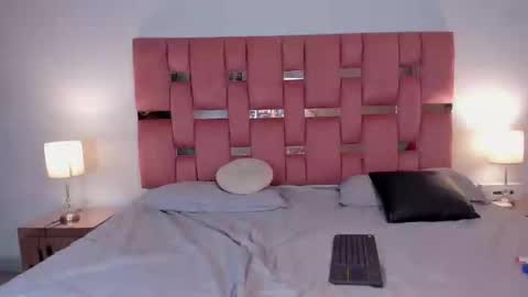 Snapshot of emma_saenz01 chatting on 01/09/25, 03:36 emma_saenz01 online show from 01/09/25, 03:36