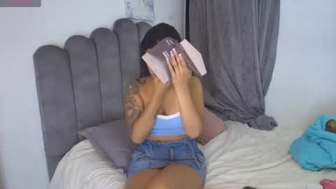 emma_saenz01 online show from 06/24/26, 05:50