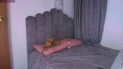 emma_saenz01 online show from 07/27/26, 10:50