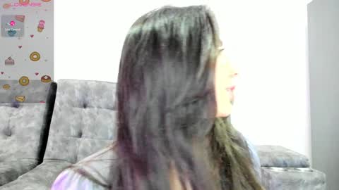 Emma online show from 01/30/25, 02:27