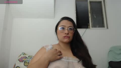 Snapshot of emma_sswan1 chatting on 06/07/26, 02:37 emma_sswan1 online show from 06/07/26, 02:37