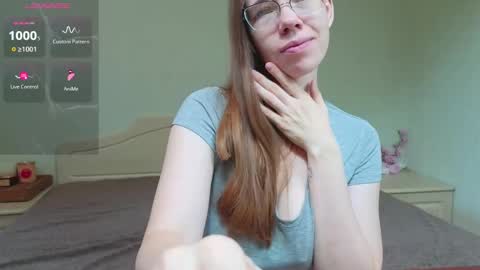 Snapshot of emma_stardust_ chatting on 11/22/25, 05:39 Emma-milky-tits online show from 11/22/25, 05:39