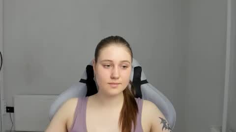 Snapshot of emma_sweettyy chatting on 06/09/26, 12:06 Emma online show from 06/09/26, 12:06