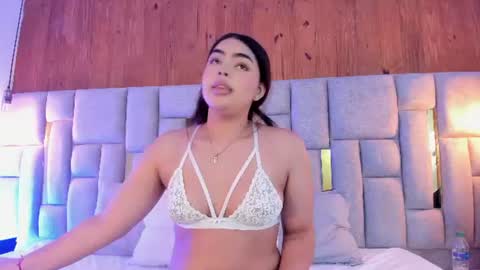 emma_valenciia online show from 06/20/26, 04:59