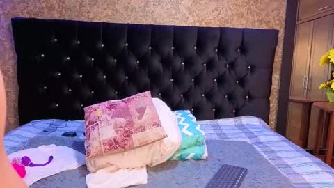 Emma online show from 09/22/25, 07:05