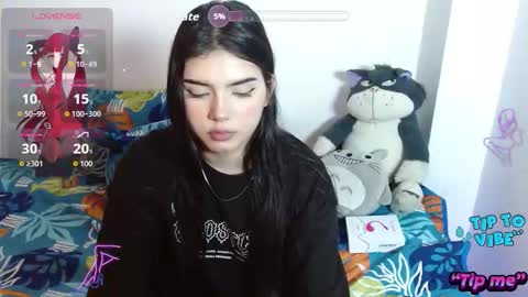 Snapshot of emma_yui19 chatting on 10/28/25, 11:18 emma online show from 10/28/25, 11:18