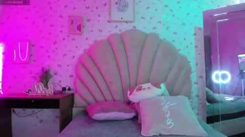 emmaa00_ online show from 07/18/26, 05:17