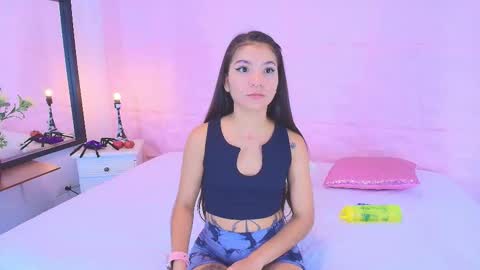 Snapshot of emmaa_sandoval chatting on 10/22/25, 08:08 Emma  online show from 10/22/25, 08:08