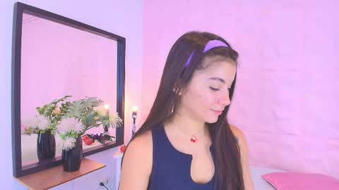 Snapshot of emmaa_sandoval chatting on 10/25/25, 07:19 Emma  online show from 10/25/25, 07:19