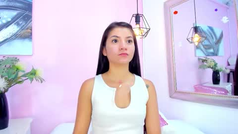 Snapshot of emmaa_sandoval chatting on 11/18/25, 09:08 Emma online show from 11/18/25, 09:08