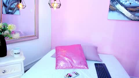 Snapshot of emmaa_sandoval chatting on 11/25/25, 07:36 Emma online show from 11/25/25, 07:36