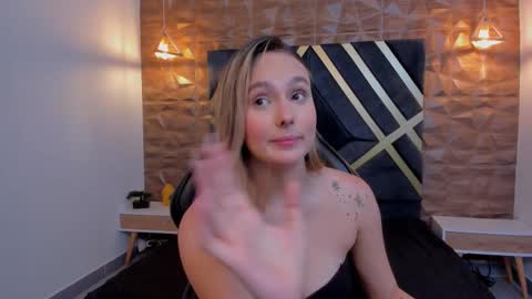 Snapshot of emmaa_white_ chatting on 11/06/25, 05:58 EMMA online show from 11/06/25, 05:58