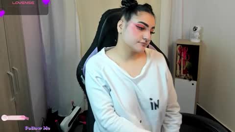 Snapshot of emmaamartinez chatting on 10/30/25, 03:08 modelo independente online show from 10/30/25, 03:08