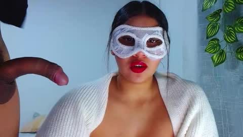 emmaandpablo_mask11 online show from 02/02/26, 10:47