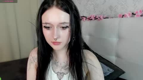Snapshot of emmablissa chatting on 06/04/26, 01:22 emmablissa online show from 06/04/26, 01:22