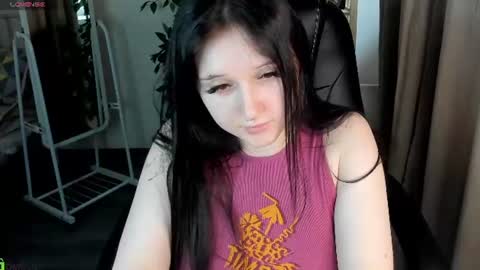 Snapshot of emmablissa chatting on 06/11/26, 02:53 emmablissa online show from 06/11/26, 02:53