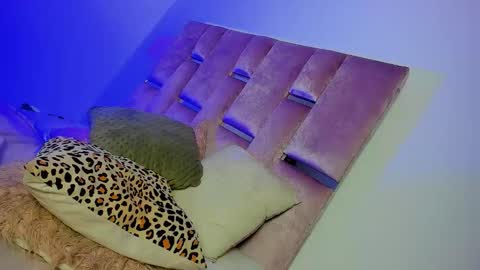 emmabrown10 online show from 11/11/25, 05:07