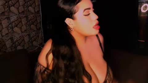 Snapshot of emmacamille2 chatting on 02/23/25, 04:50 emmacamille2 online show from 02/23/25, 04:50