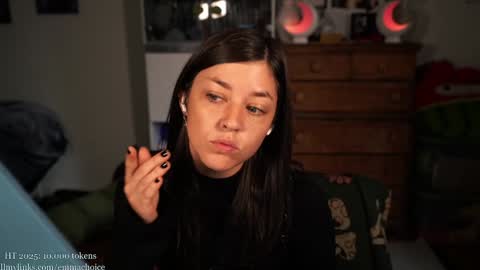 Snapshot of emmachoice chatting on 10/25/25, 07:19 emmachoice online show from 10/25/25, 07:19