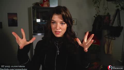 Snapshot of emmachoice chatting on 11/07/25, 10:54 emmachoice online show from 11/07/25, 10:54