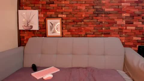 Emma online show from 01/31/25, 03:33