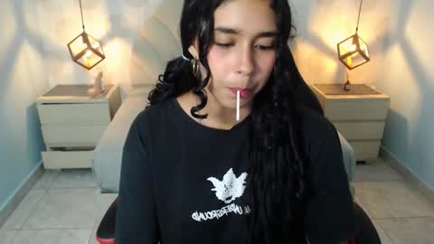 Snapshot of emmacooper2 chatting on 11/14/25, 09:24 online show from 11/14/25, 09:24