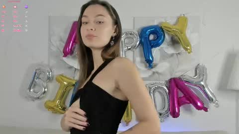 Snapshot of emmacrown chatting on 12/04/25, 06:12 Emma online show from 12/04/25, 06:12