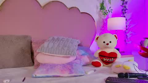 Welcome Im yosein  Your love is my passion activate it with your tips and enjoy with me online show from 06/22/26, 11:13